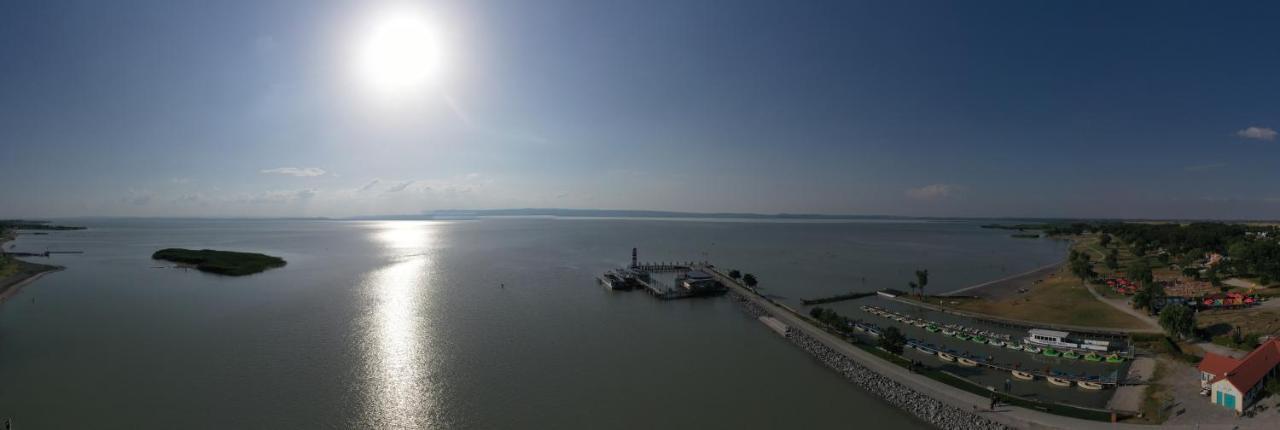 Gaestehaus Und Weinbau Zur Wiederkehr Strudler Podersdorf am See Exteriör bild
