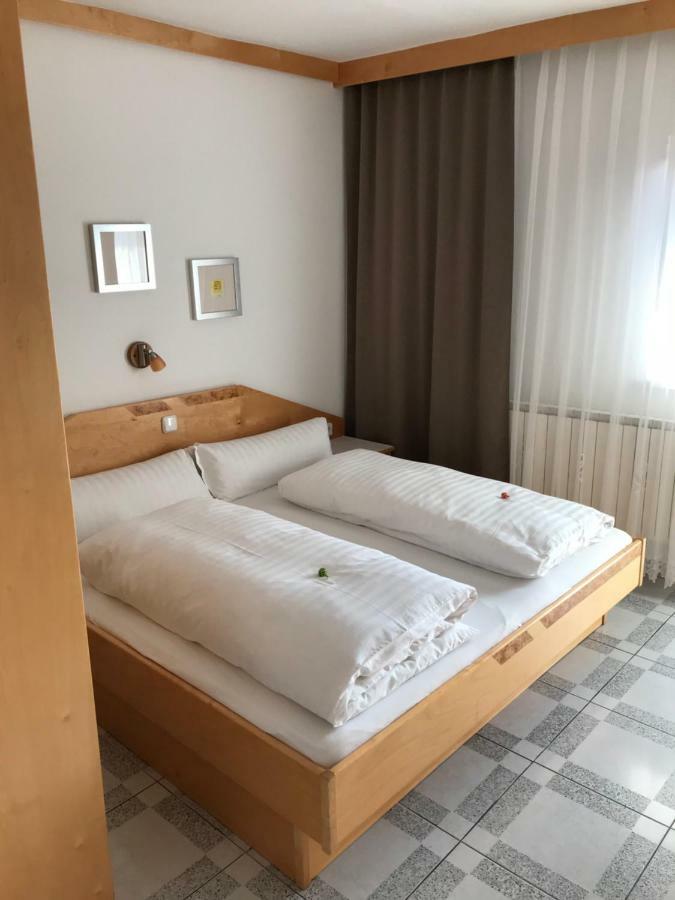 Gaestehaus Und Weinbau Zur Wiederkehr Strudler Podersdorf am See Exteriör bild